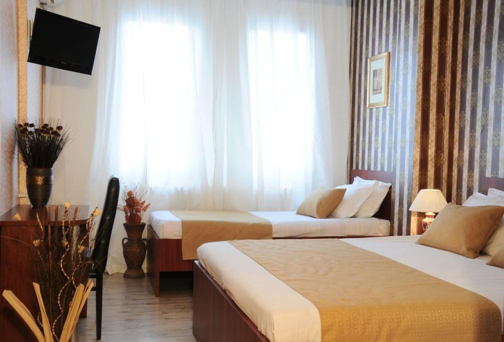 Hotel Royal Скопье Номер фото